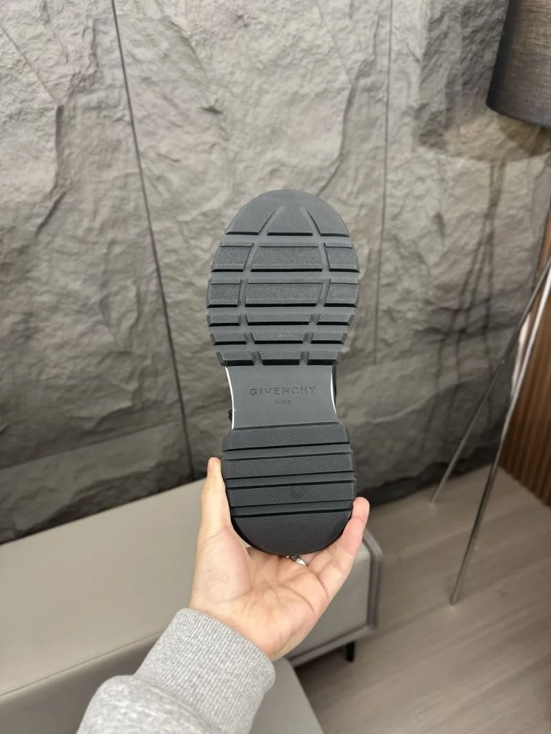 Sporty Givenchy Shoes 13942