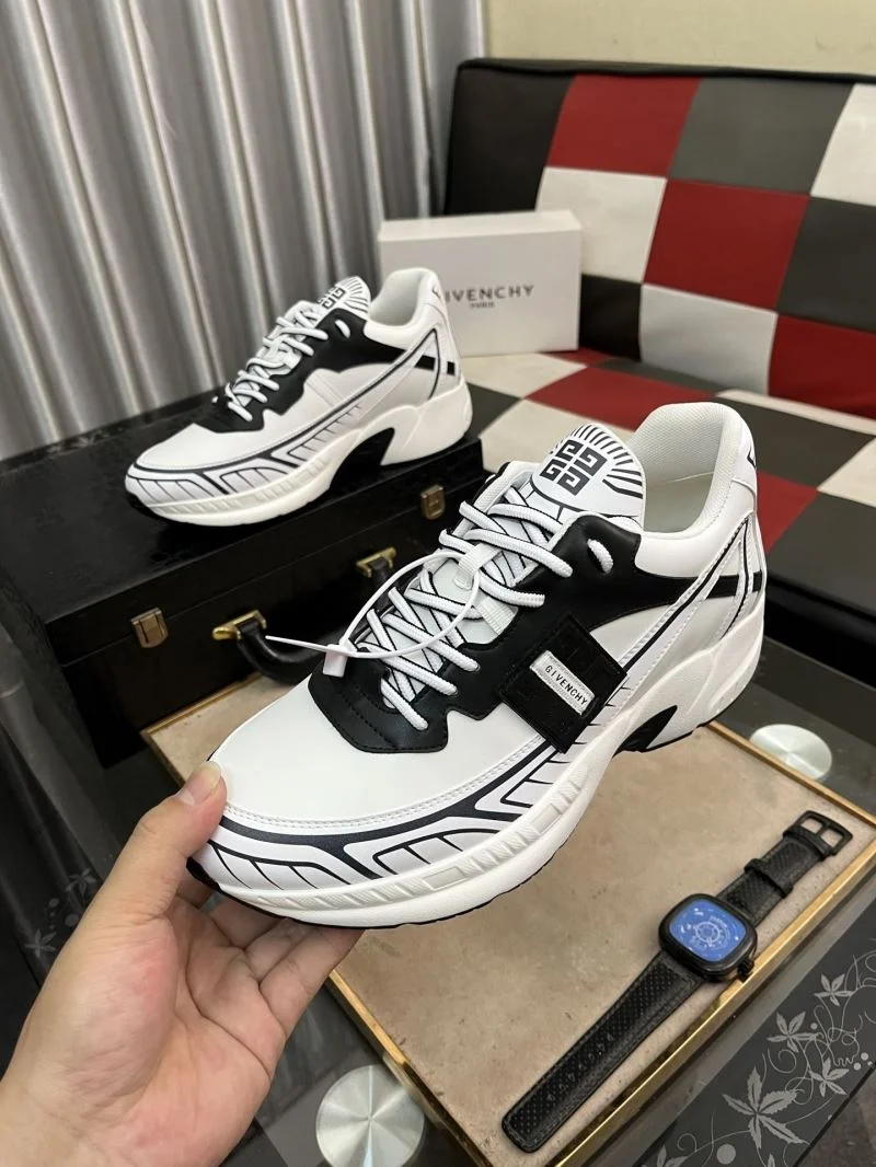 Unisex Givenchy Shoes 13900