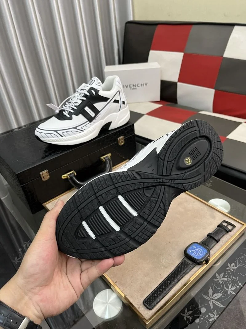 Unisex Givenchy Shoes 13900