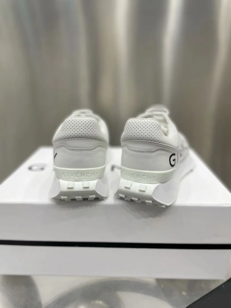 WellDesigned Givenchy Shoes 6421