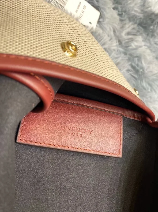 Thermal Givenchy Shopping Bags 44900