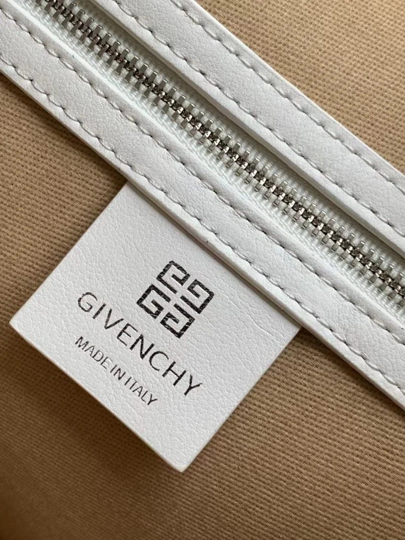 Givenchy Shopping Bags OdorResistant 44720