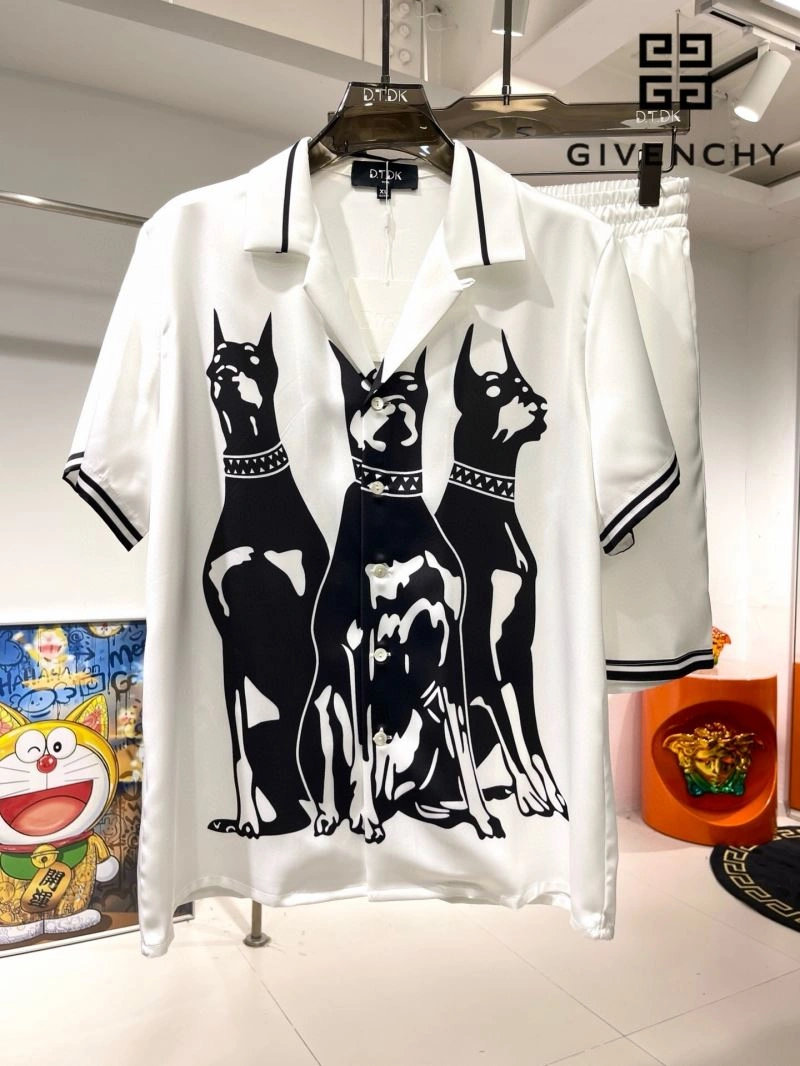Givenchy Short Suits Bold 123509