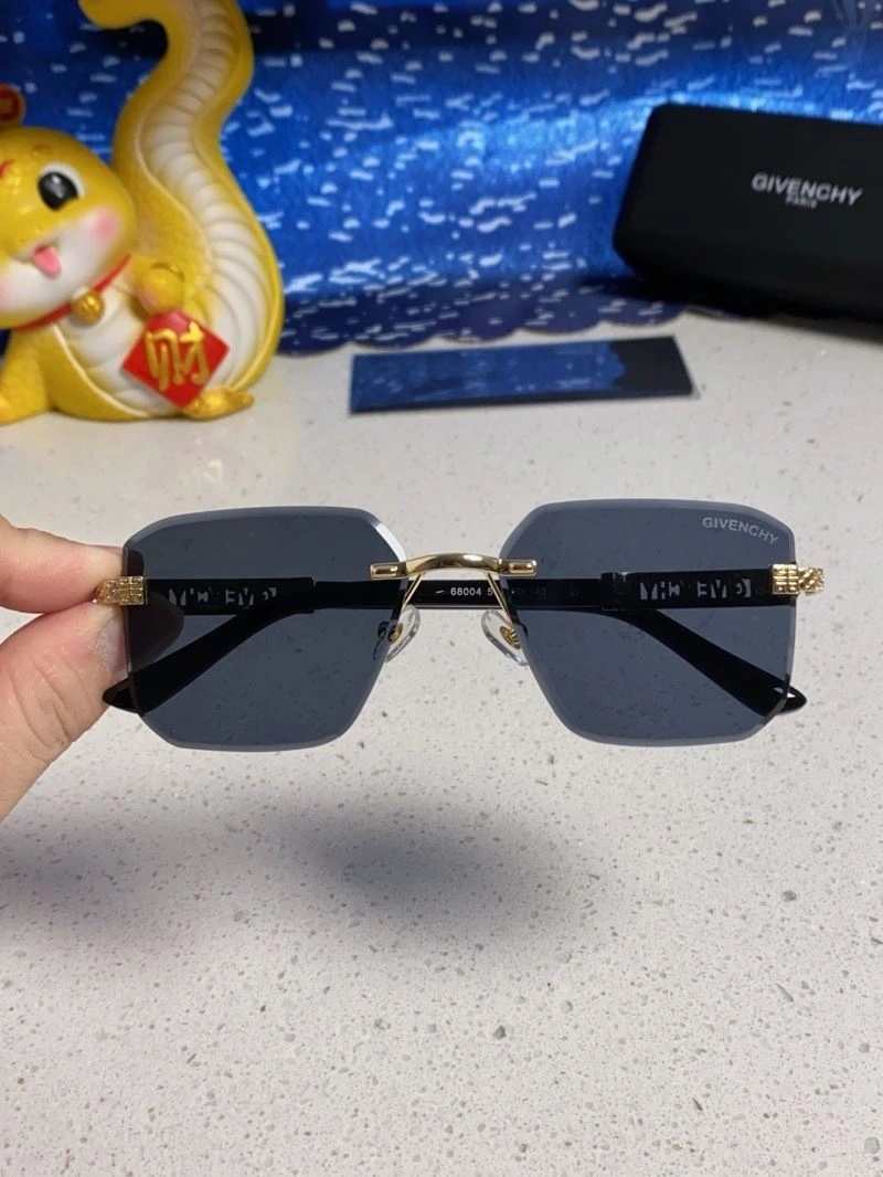 Tailored Givenchy Sunglasses 279423