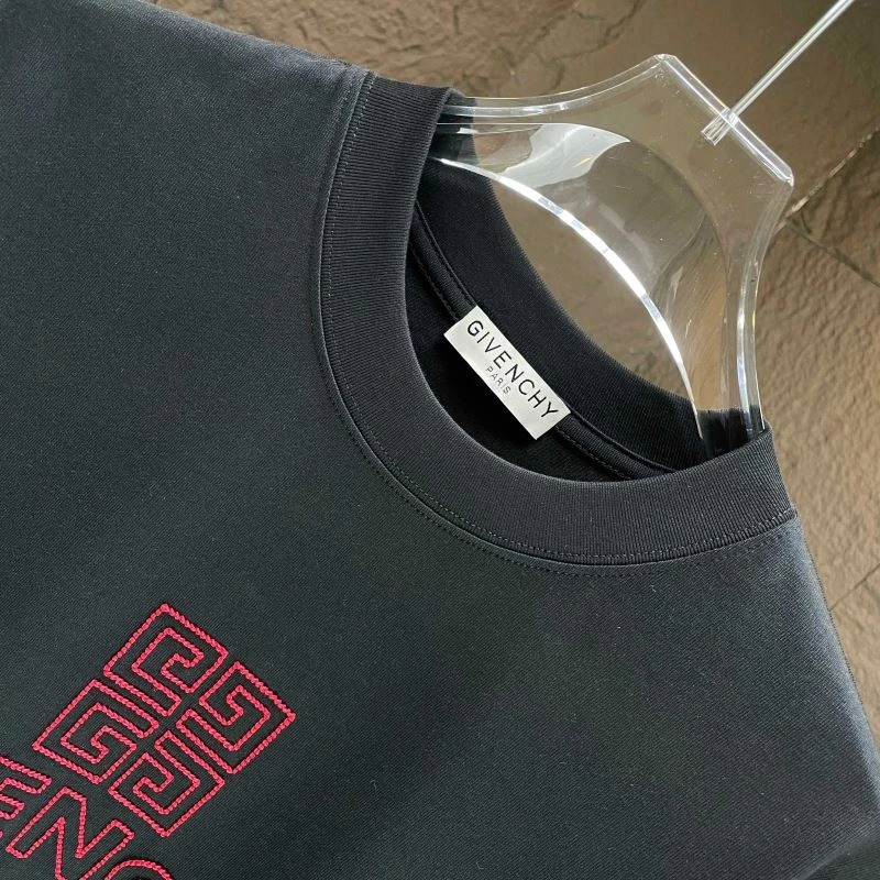 WellDesigned Givenchy T-Shirts 124147