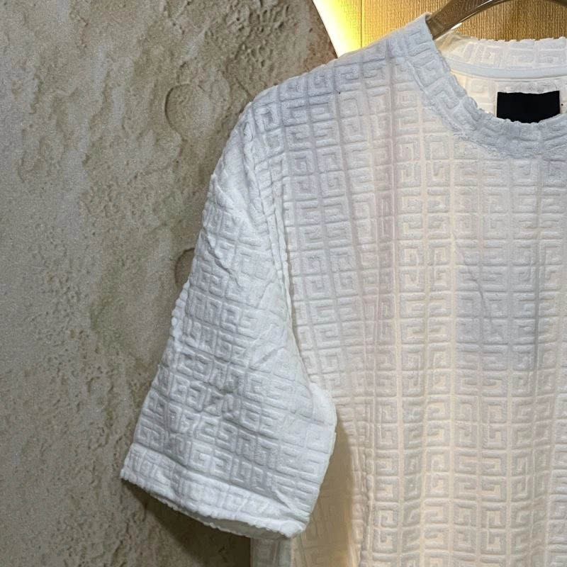 Breathable Givenchy T-Shirts 124126