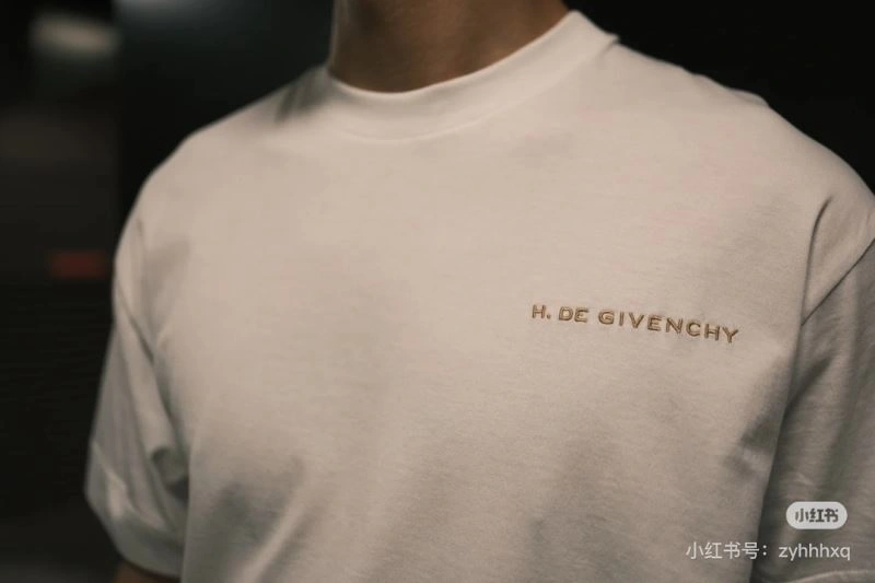 Elegant Givenchy T-Shirts 124139