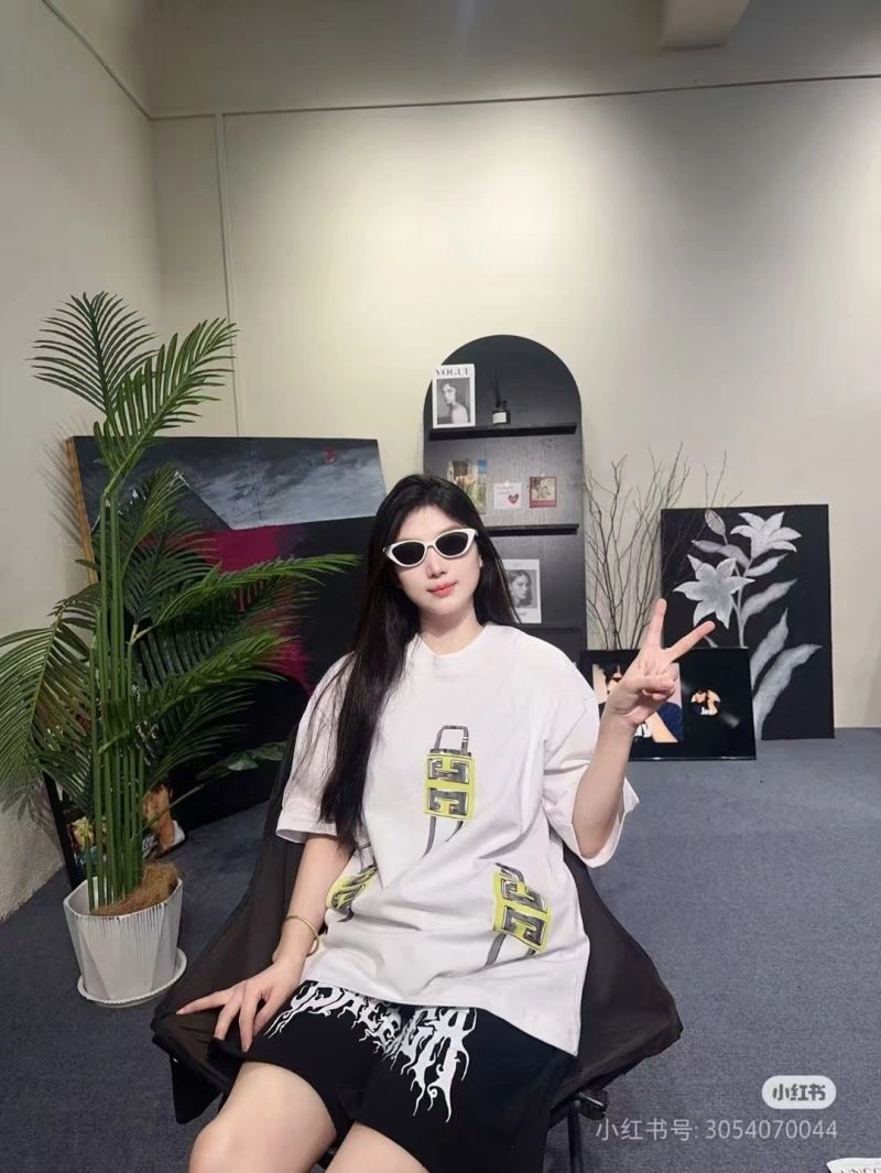 Givenchy T-Shirts Unique 124121