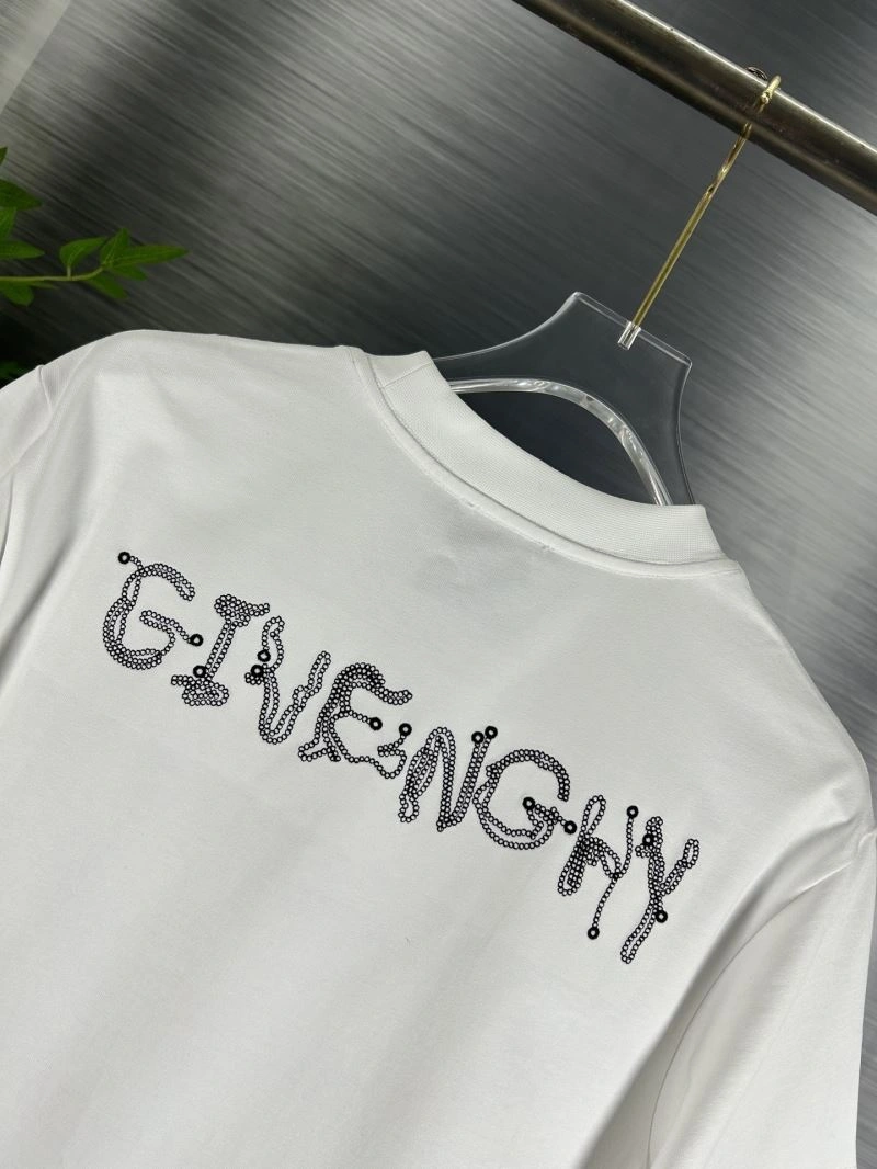 Givenchy T-Shirts Refined 124136
