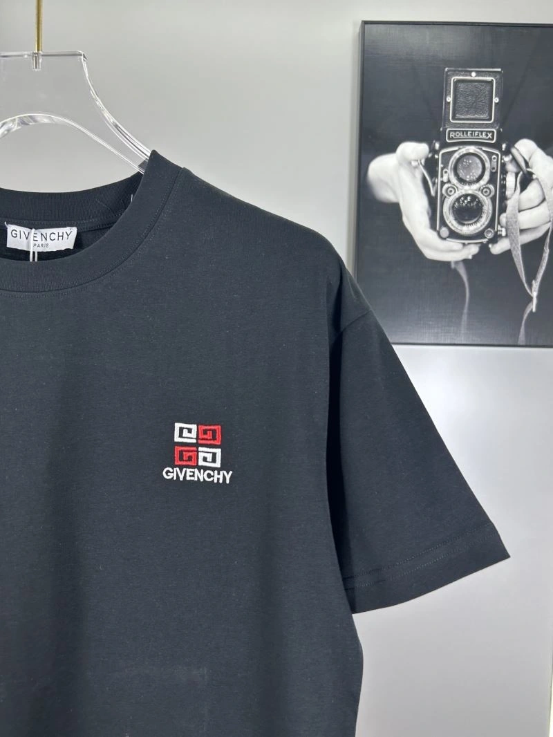 AllSeason Givenchy T-Shirts 124137