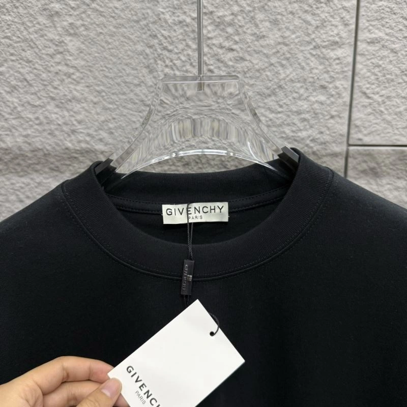 WaterResistant Givenchy T-Shirts 124138