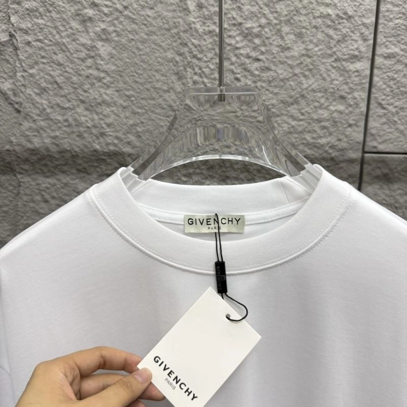 Givenchy T-Shirts Youthful 124140