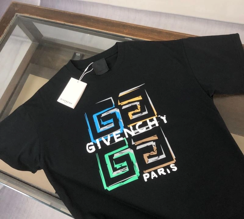 Lightweight Givenchy T-Shirts 124177