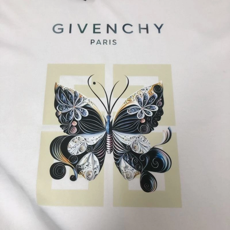 Givenchy T-Shirts Timeless 124161