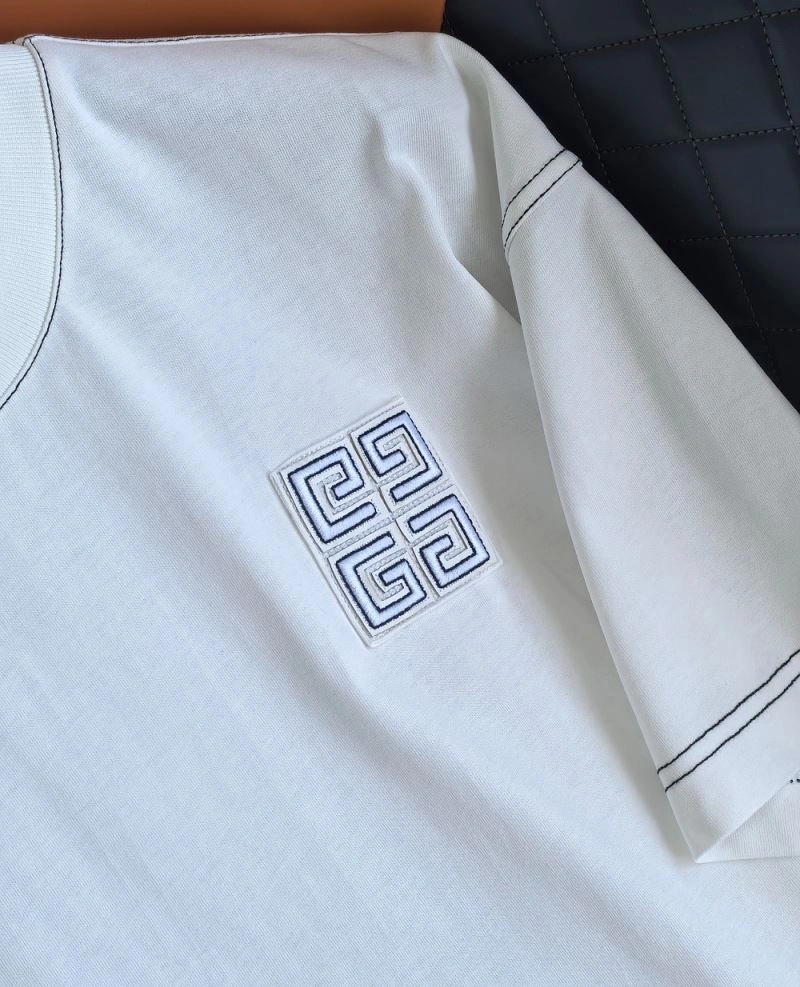 Compact Givenchy T-Shirts 124162