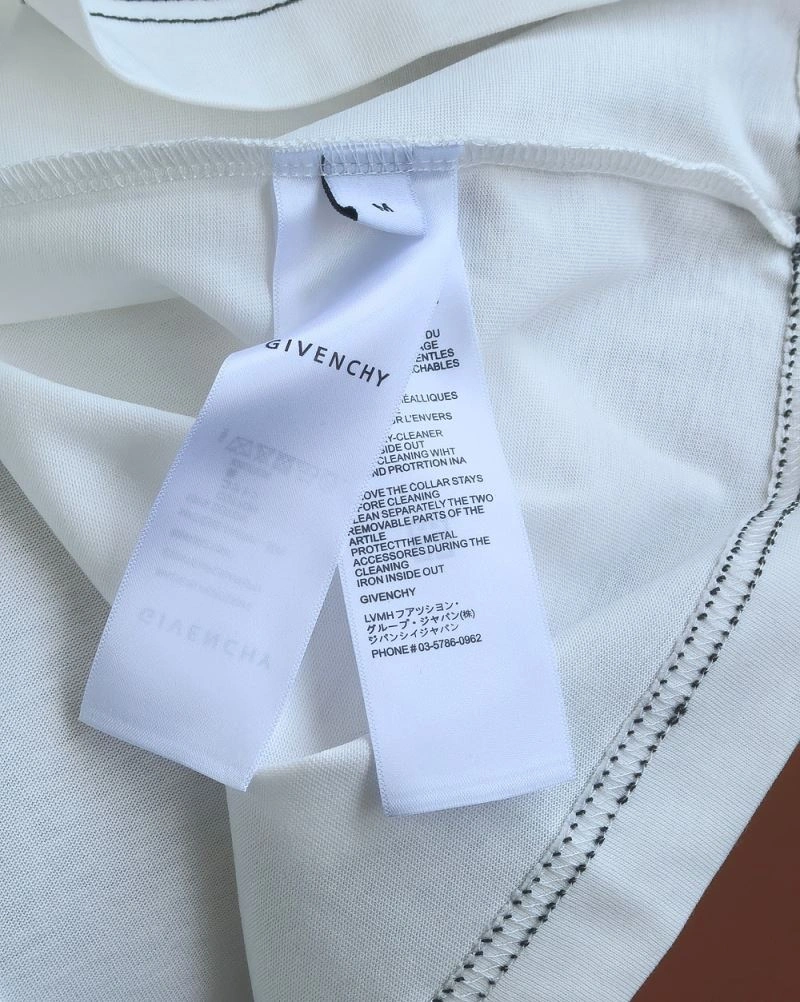 Compact Givenchy T-Shirts 124162