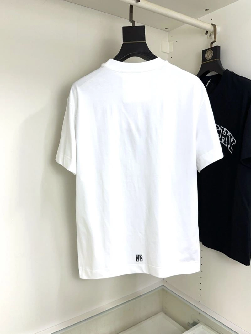 Givenchy T-Shirts Resilient 124072