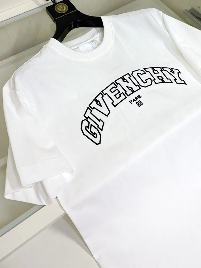 Givenchy T-Shirts Resilient 124072