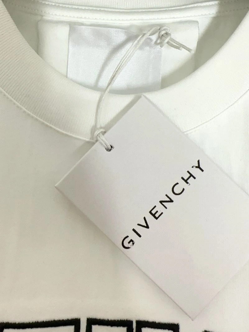 Givenchy T-Shirts Resilient 124072