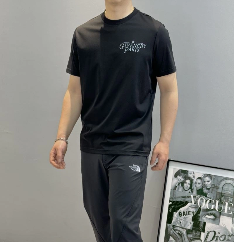 Givenchy T-Shirts Sleek 124067