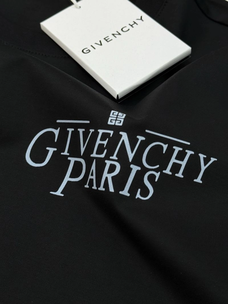 Givenchy T-Shirts Sleek 124067