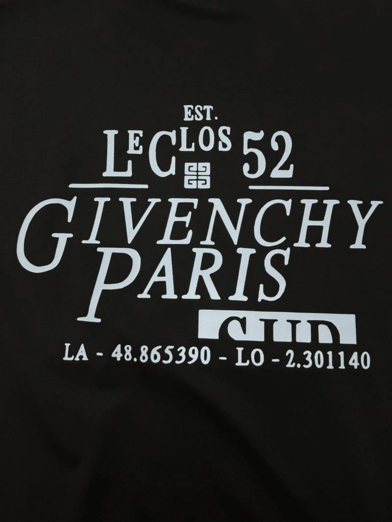 Givenchy T-Shirts Sleek 124067