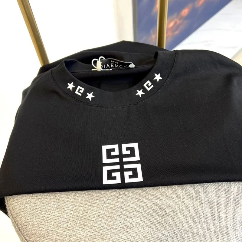 Tailored Givenchy T-Shirts 124059