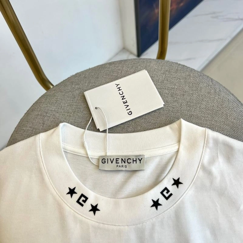 Givenchy T-Shirts ModernLook 124058
