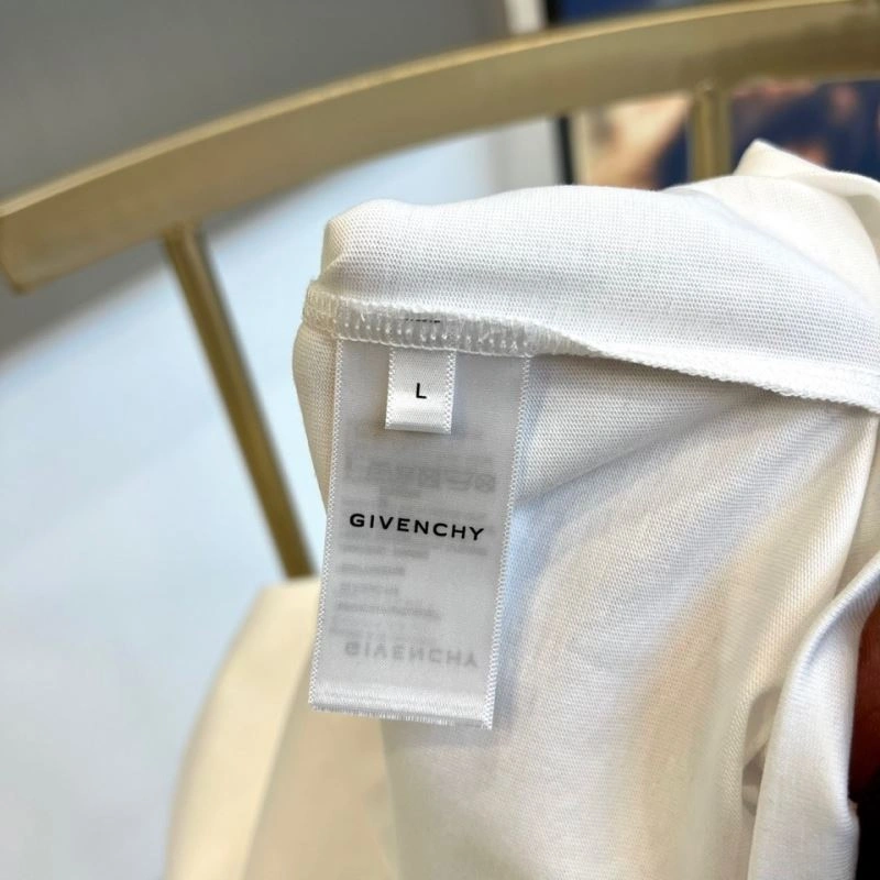Givenchy T-Shirts ModernLook 124058