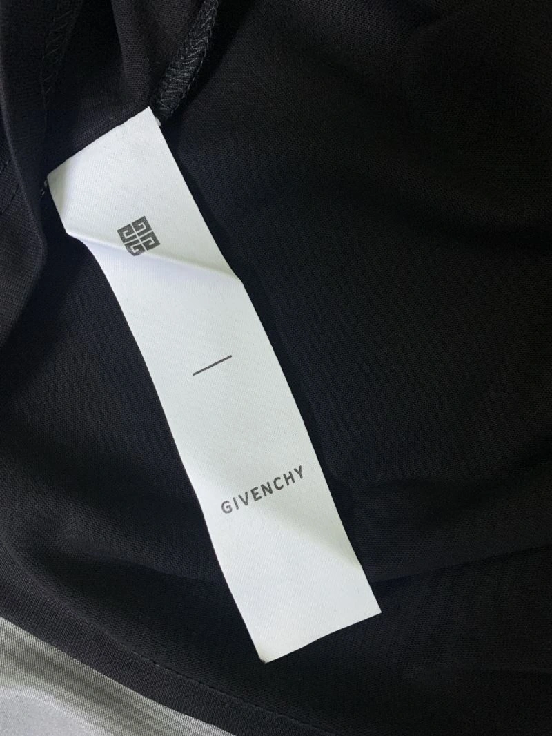 TravelReady Givenchy T-Shirts 124055