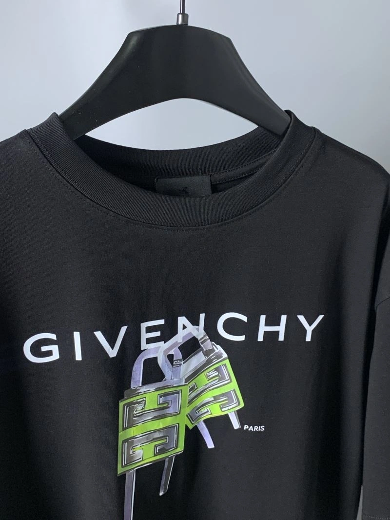 Givenchy T-Shirts TimelessDesign 124049