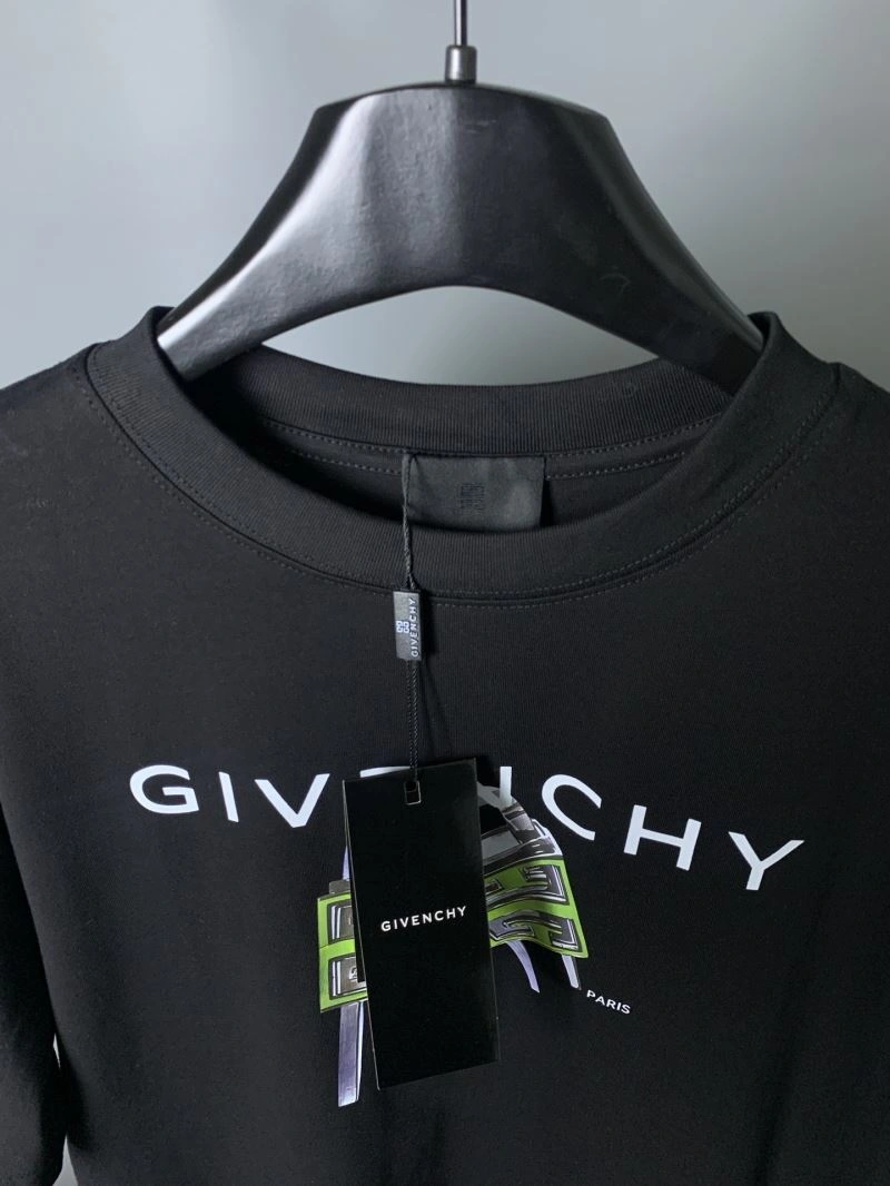 Givenchy T-Shirts TimelessDesign 124049