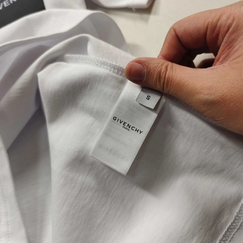 Givenchy T-Shirts Flexible 124043