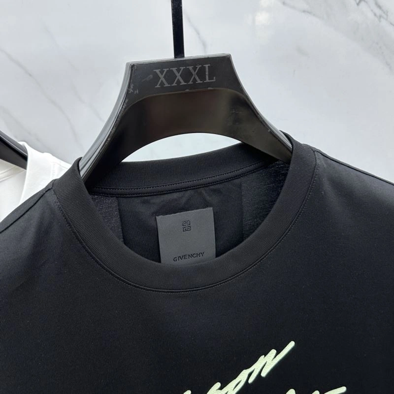Givenchy T-Shirts EasyMatch 124052