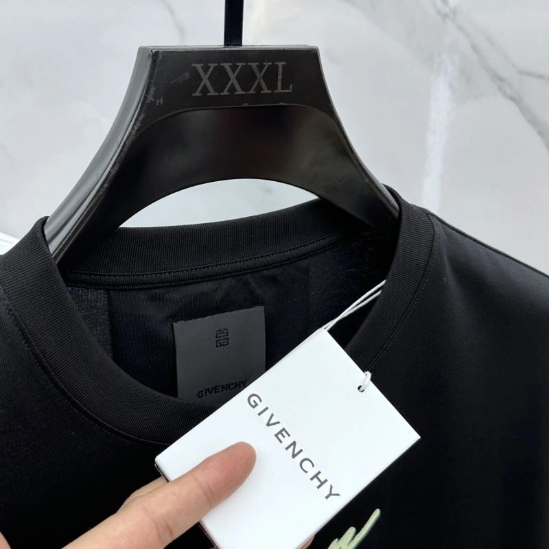 Givenchy T-Shirts EasyMatch 124052