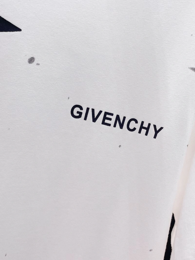 Comfortable Givenchy T-Shirts 124028