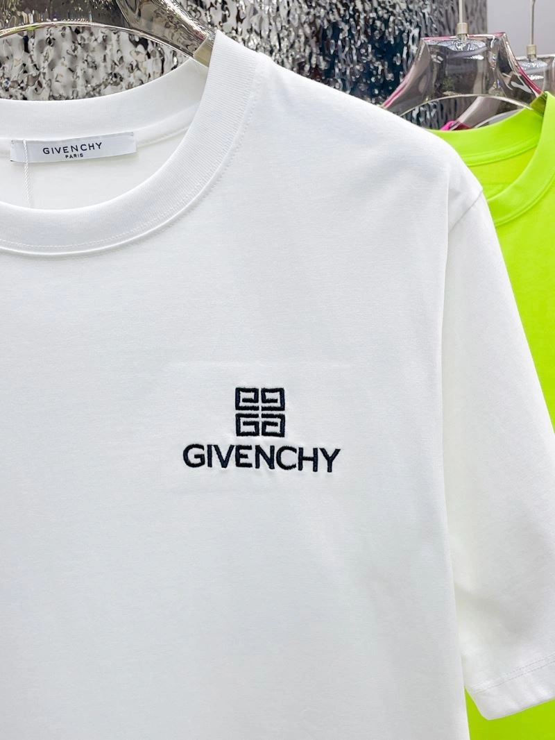 Givenchy T-Shirts Chic 124027
