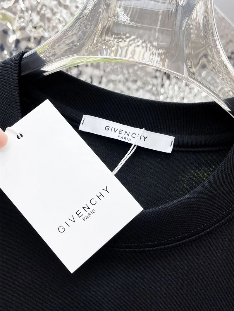 Givenchy T-Shirts Durable 124026