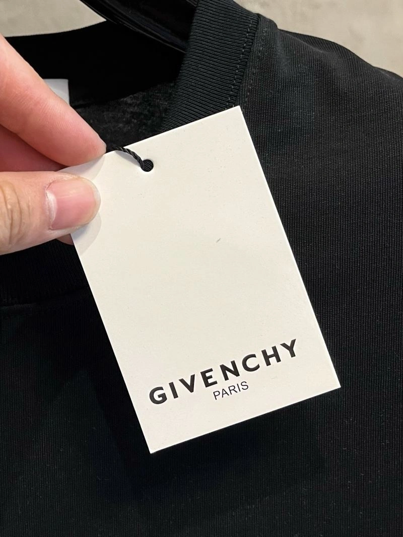 Givenchy T-Shirts Unisex 124020