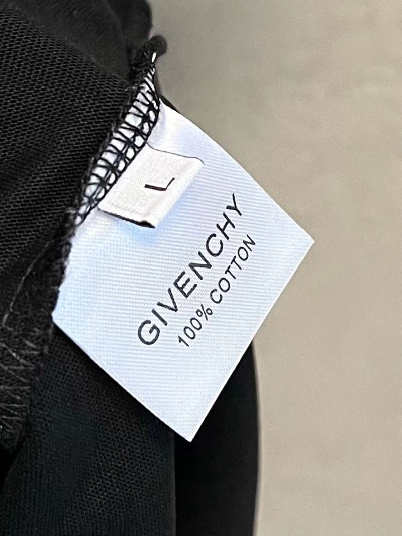 Givenchy T-Shirts Unisex 124020