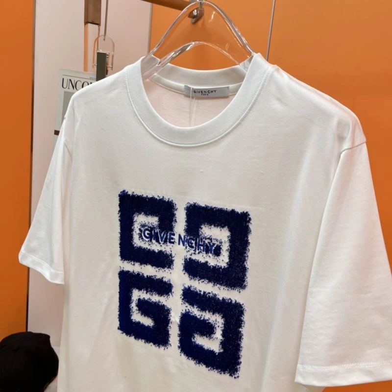 Cozy Givenchy T-Shirts 123983