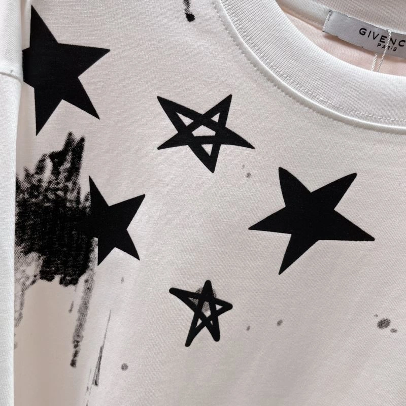 Minimalist Givenchy T-Shirts 123993