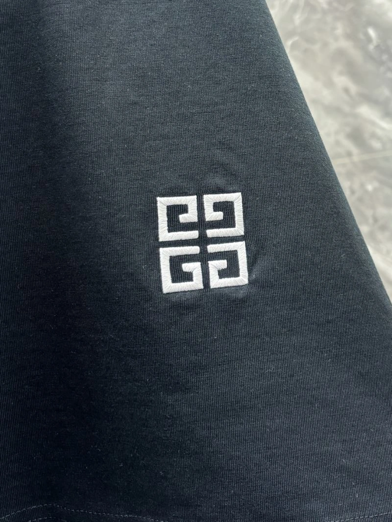 Sustainable Givenchy T-Shirts 123973