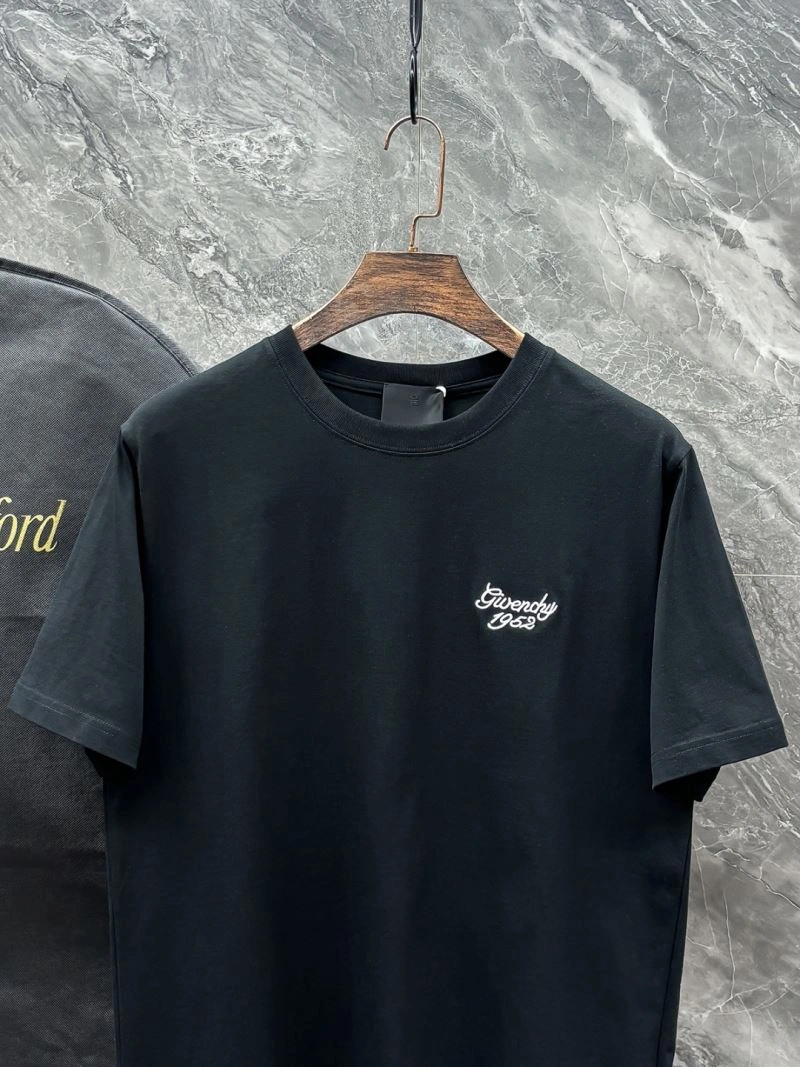 Sustainable Givenchy T-Shirts 123973