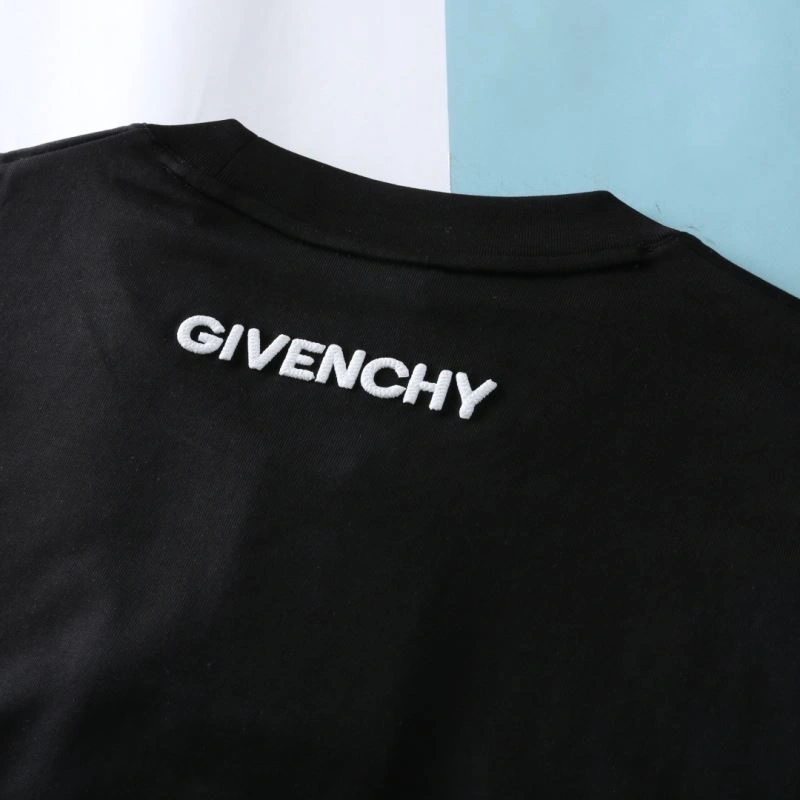 Lightweight Givenchy T-Shirts 123969