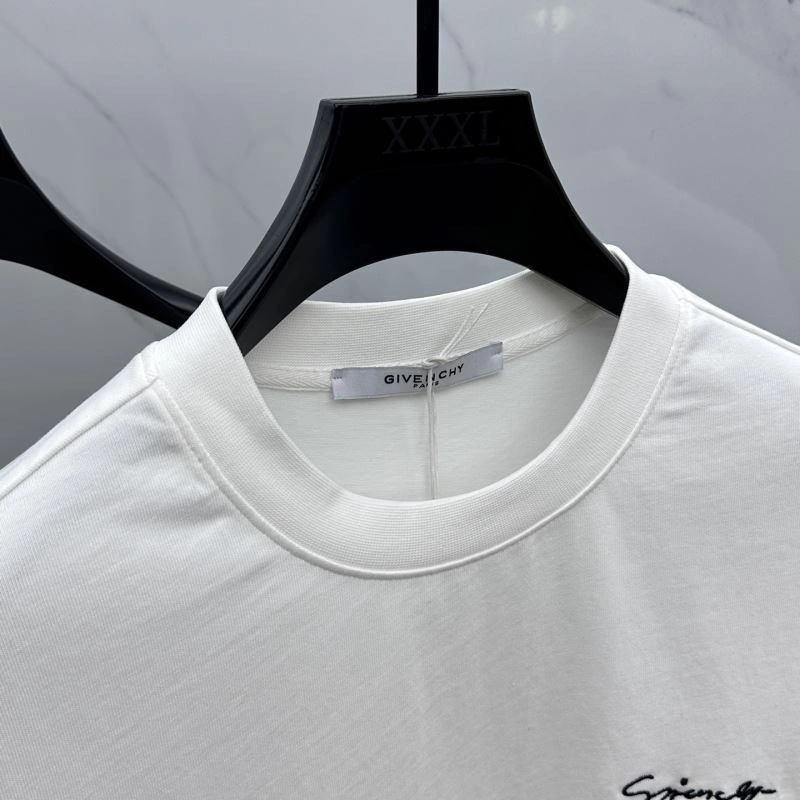 Givenchy T-Shirts UrbanChic 123955