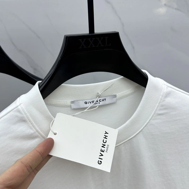 Givenchy T-Shirts UrbanChic 123955
