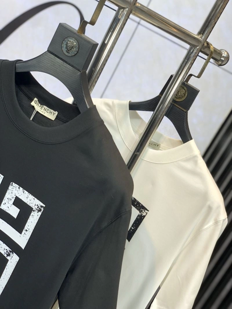 SmoothTexture Givenchy T-Shirts 123928