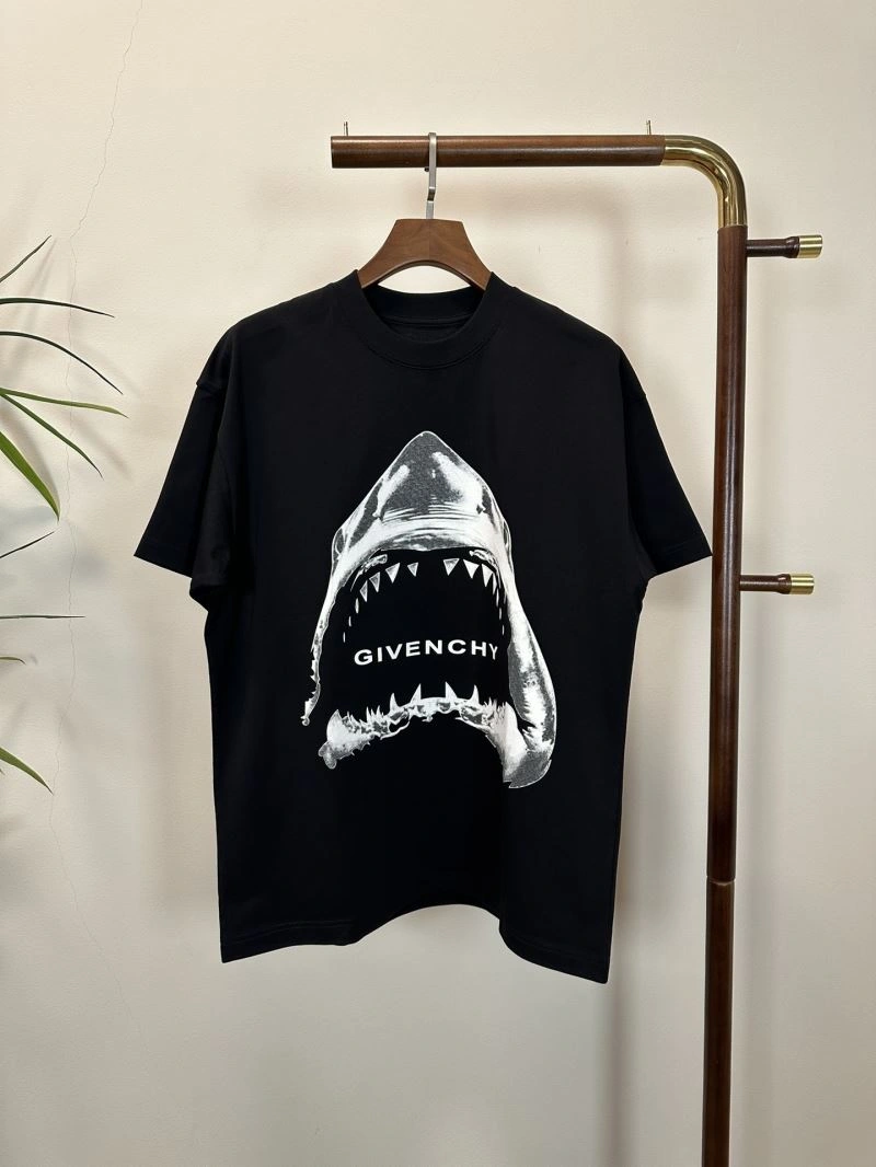 Givenchy T-Shirts UrbanStyle 123902
