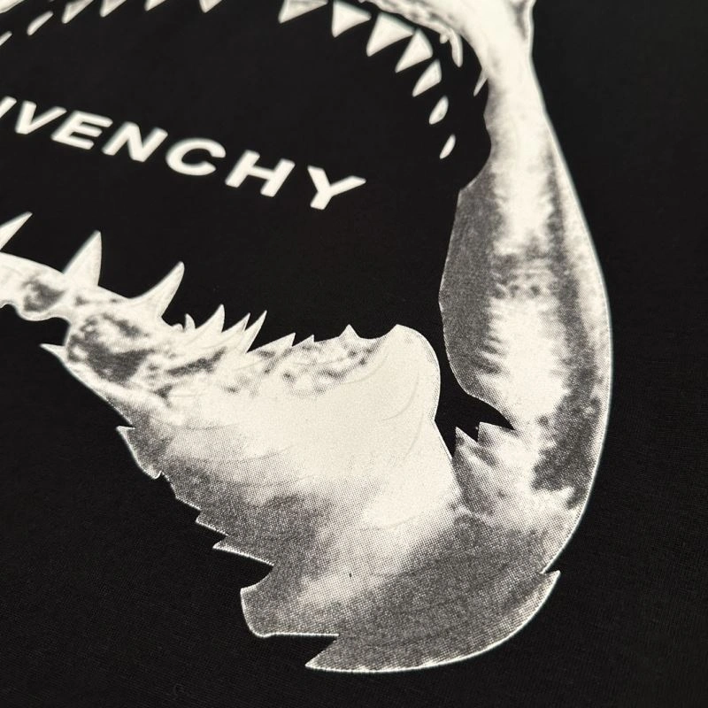 Givenchy T-Shirts UrbanStyle 123902